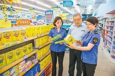市場(chǎng)監(jiān)管局對(duì)丹陽(yáng)幾個(gè)飯店進(jìn)行節(jié)前大檢查 檢查結(jié)果......